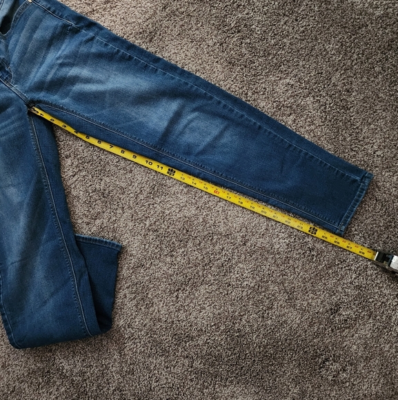 4 Pairs Of White House Black Market Denim. All Size 0. - Picture 4 of 14